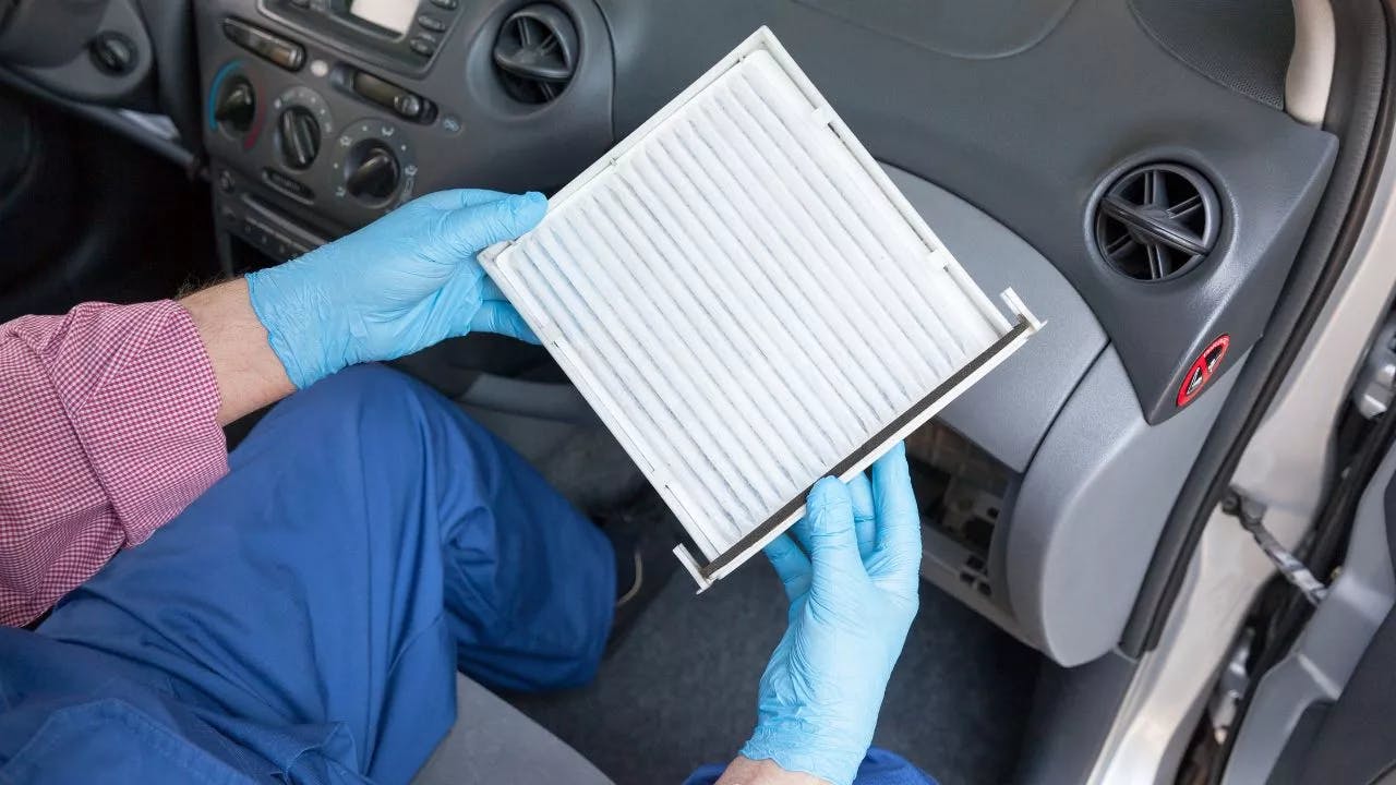 Toyota Air Filter Replacement: Signs You Need to Replace and How to Do It